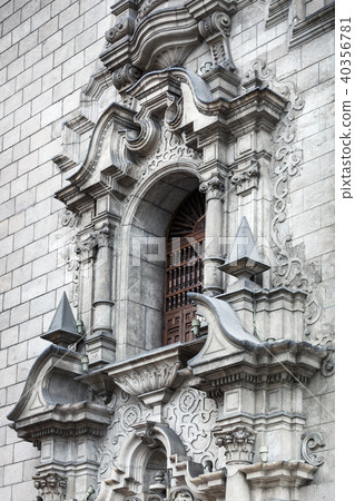 colonial building in Lima 40356781