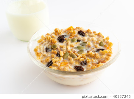 Granola milk healthy cereal 40357245