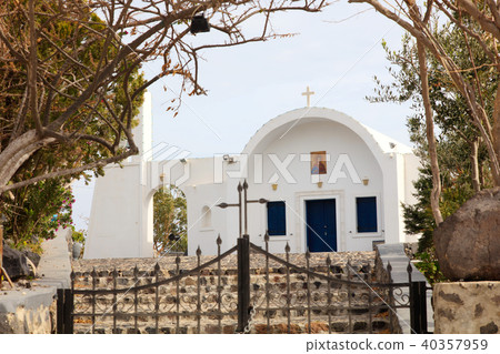 Santorini church 02 40357959