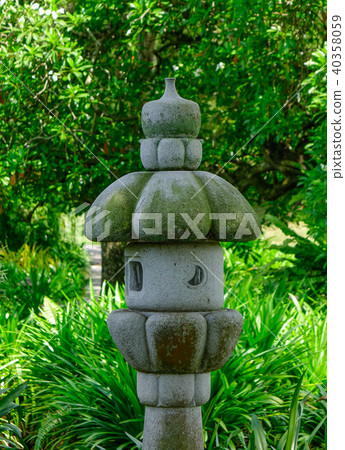 A stone lantern at green park 40358059