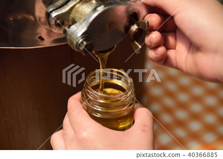 裝瓶的收穫的蜂蜜 40366885
