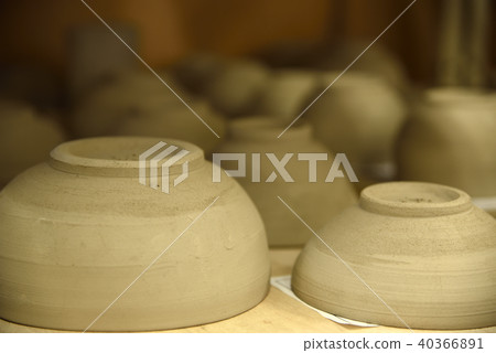 陶瓷類:成型後的干燥過程 陶瓷類:成型後的干燥過程 40366891