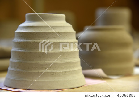 Ceramics class: Drying process after molding Ceramics class: Drying process after molding 40366893