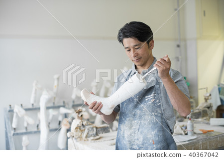 Prosthetist / Organist 40367042