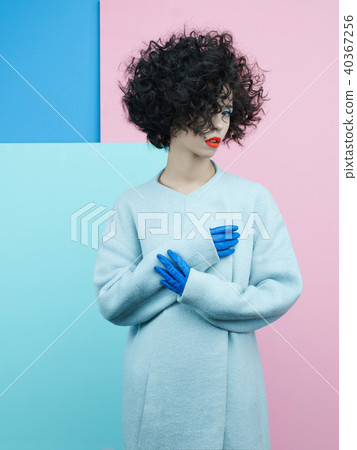 Fashion portrait of beautiful asian woman in coat 40367256