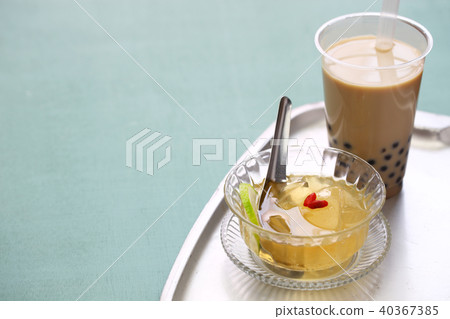 Love egg and tapioca milk tea 40367385