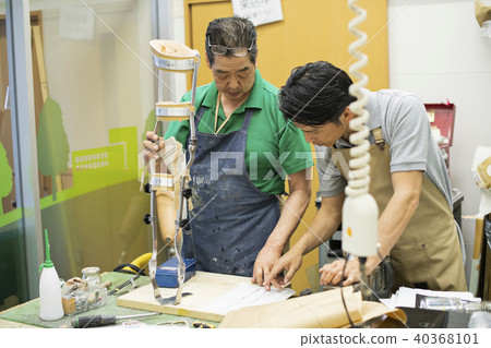 Prosthetist / Organizer co-operation 40368101