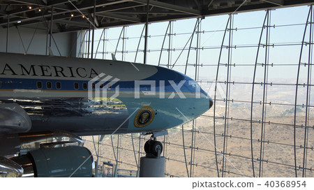 SIMI VALLEY, CALIFORNIA, UNITED STATES - OCT 9, 2014: Air Force One Boeing 707 and Marine 1 on SIMI VALLEY, CALIFORNIA, UNITED STATES - OCT 9, 2014: Air Force One Boeing 707 and Marine 1 on 40368954