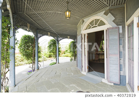 Former Glover House 40372819