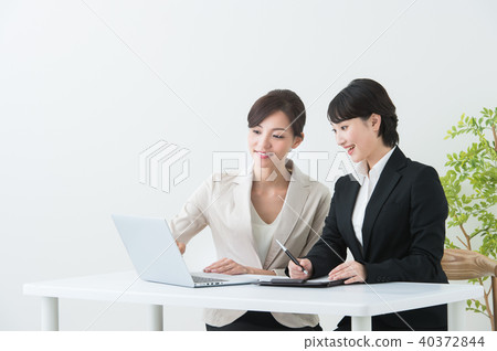 Boss and subordinates image 40372844