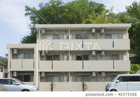 Residential 3rd floor apartment image 40373588