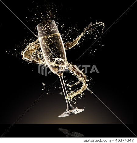 Champagne glass with splash Champagne glass with splash 40374347