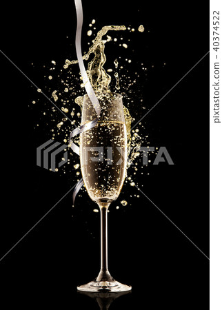 Champagne glass with splash Champagne glass with splash 40374522