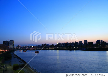 隅田川的風景弄髒了與微明 40377467
