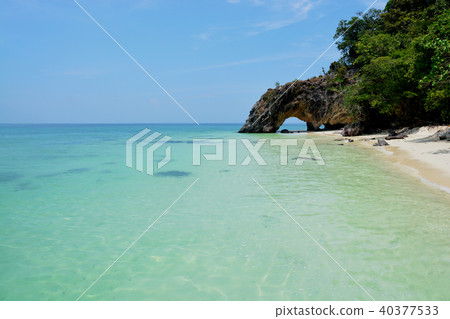 THE ROCK ARCH, KOH KHAI ISLAND  40377533