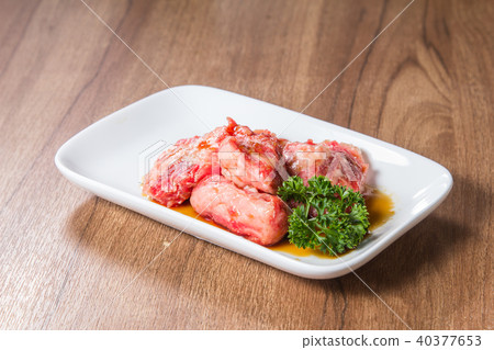 raw beef 40377653