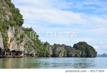 Tham Lod Yai (Grotto Cave) 40377804