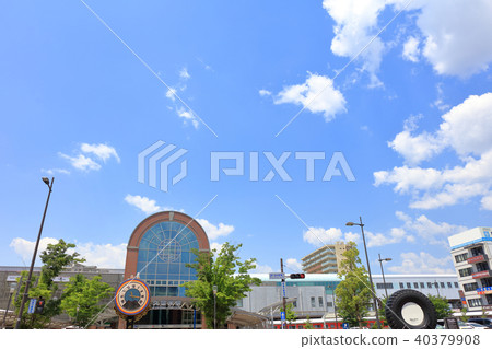 新鮮的綠色JR九州久留米站福岡縣久留米市車站大樓 新鮮的綠色JR九州久留米站福岡縣久留米市車站大樓 40379908
