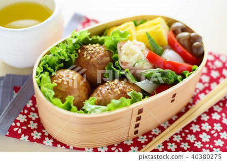 Meat wrapped rice ball lunch box Meat wrapped rice ball lunch box 40380275