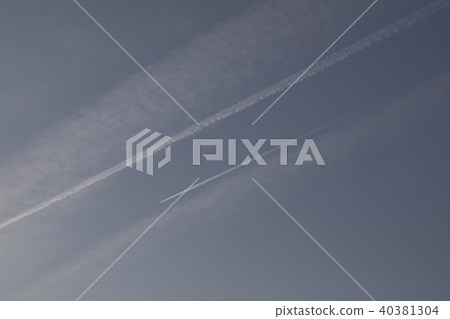 Contrail 40381304