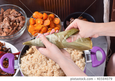 Shokufu Kazuko Nikuyoku Dango-syu Bakkusuko Bakkusu Walking Process Method Method Making Zongzi 40384079