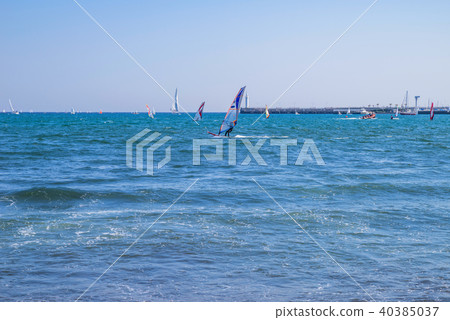 Katase Higashihama和Windsurfer 40385037
