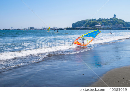 Katase Higashihama和Windsurfer 40385039