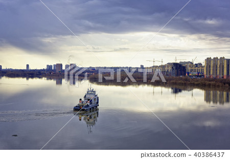 Spring urban landscape 40386437