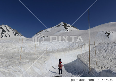 Spring alpine route · Murodo 40386930