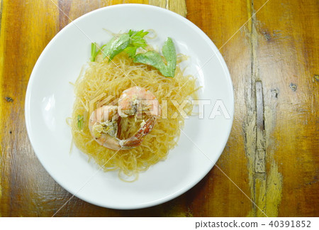 prawn steamed with glass noodle on dish 40391852