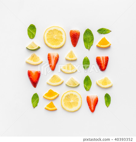 Composition of lemon and strawberry Composition of lemon and strawberry 40393352