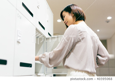 Locker OL Woman 40395068