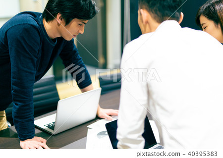 Meeting engineer Meeting engineer 40395383
