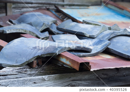 Aging house roof tile 40395526