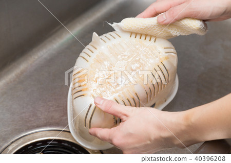 Garbage cleaning Garbage cleaning 40396208