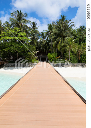Wooden pier on maldivian island 40396319