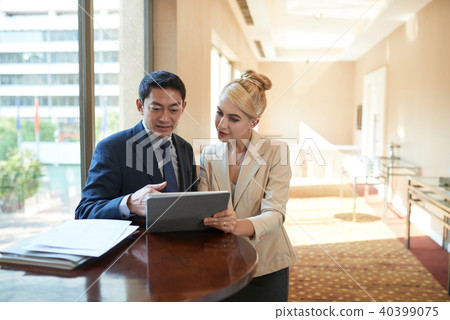 Reading document 40399075