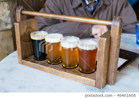 Craft Beer Sampler Four Glasses 40401608