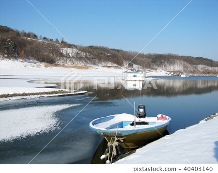 Chungju Lake, Winter, Snow, Nature, Fishing, Outdoors, Chungju, Chungbuk Chungju Lake, Winter, Snow, Nature, Fishing, Outdoors, Chungju, Chungbuk 40403140