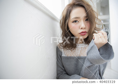 Curly hair Bob style woman 40403319