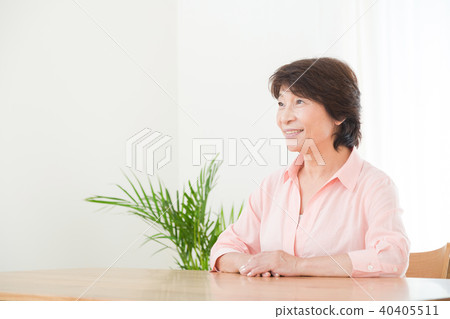 資深夫人快樂的祖母 40405511