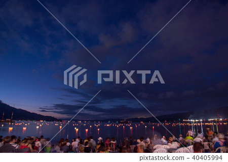 Fukui Shiga Kibi Coast Touro Sinks and Large Fireworks Festival People waiting for Fireworks Festival Fukui Shiga Kibi Coast Touro Sinks and Large Fireworks Festival People waiting for Fireworks Festival 40405994