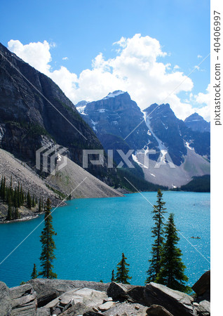 Moraine Lake seen from above 40406997
