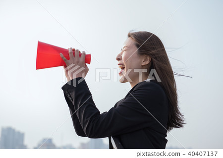 職業女人哭 職業女人哭 40407137