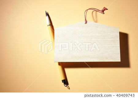 Ema and writing brush 40409743