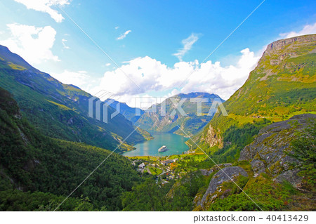 Geiranger Fjord, Beautiful view to the this branch of the Sunnylvsfjord, Norway Geiranger Fjord, Beautiful view to the this branch of the Sunnylvsfjord, Norway 40413429