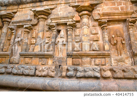 Niches and deities, Brihadisvara Temple complex  40414755