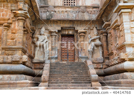 Dwarapala at northern entrance Brihadisvara Temple Dwarapala at northern entrance Brihadisvara Temple 40414768