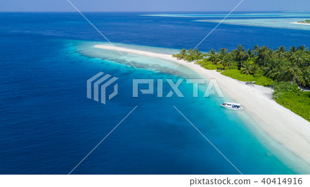 Aerial view of tropical iceland with sandy beach, Maldives 40414916