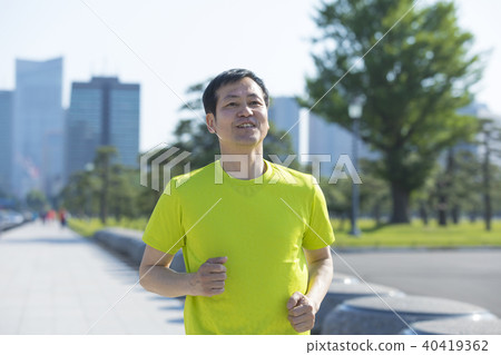 男人慢跑 40419362